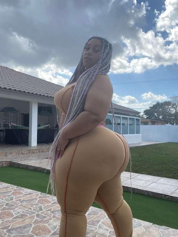 Juicy thighs that are easy on the eyes 💦
