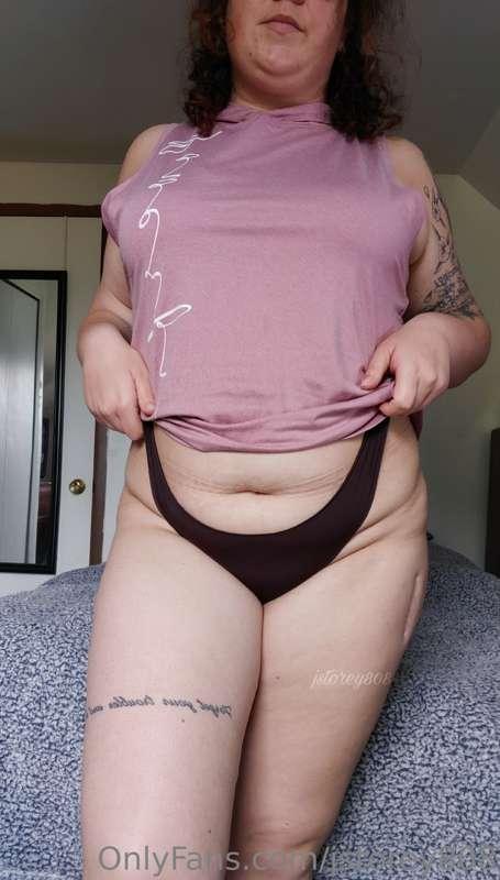 Happy Friday 🍑 Any plans for the weekend?