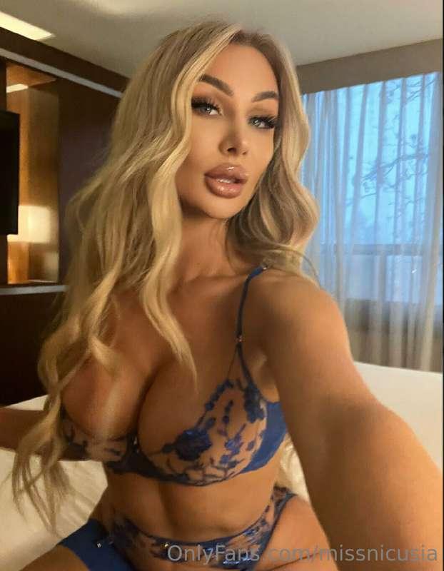 How do I look? 😘