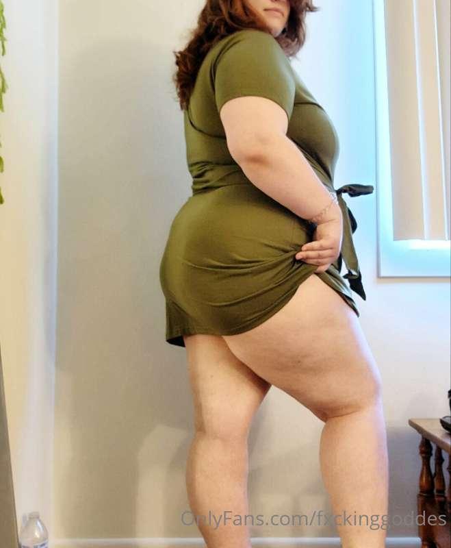 This hump 🍑 day outfit is brought to by an amazing subscribe..