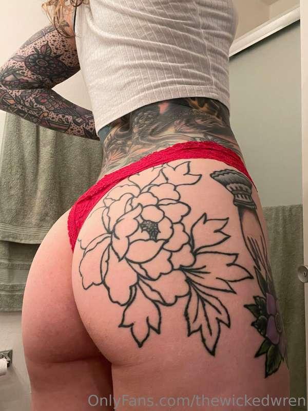 I have a pretty great ass huh :P