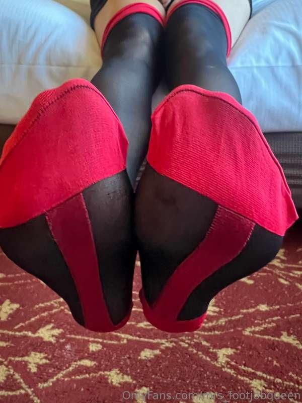 mrs_footjobqueen image #3