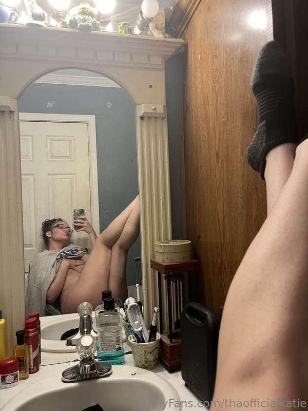 Show me how badly you want me to spread these legs 💗