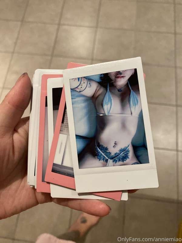 POLAROID SALE!!!
I have a bunch of lewd and nude polaroids l..