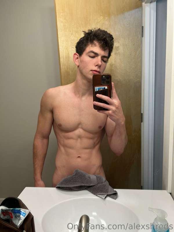 who wants to see my morning wood? 🙈👀