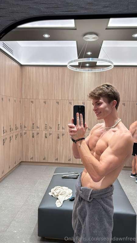 Ready to shoot some HOT pics on you DM's are you ready to re..