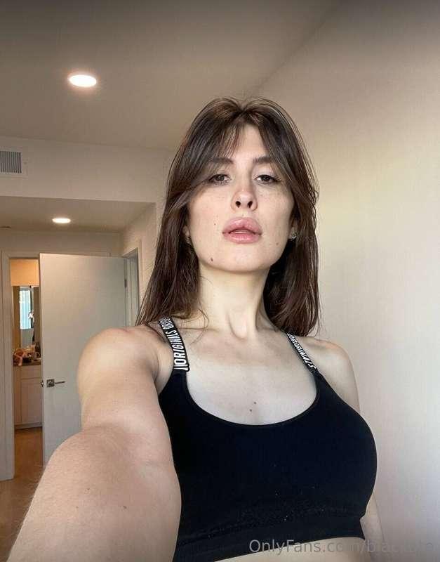 Do you wanna taste my lips first… or my boobs? 👀