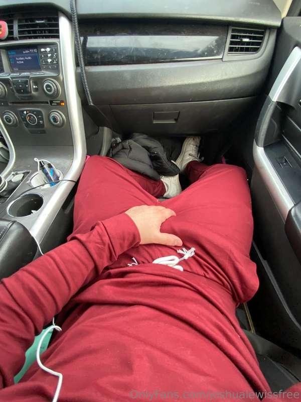 Should I pull my cock out? 💦