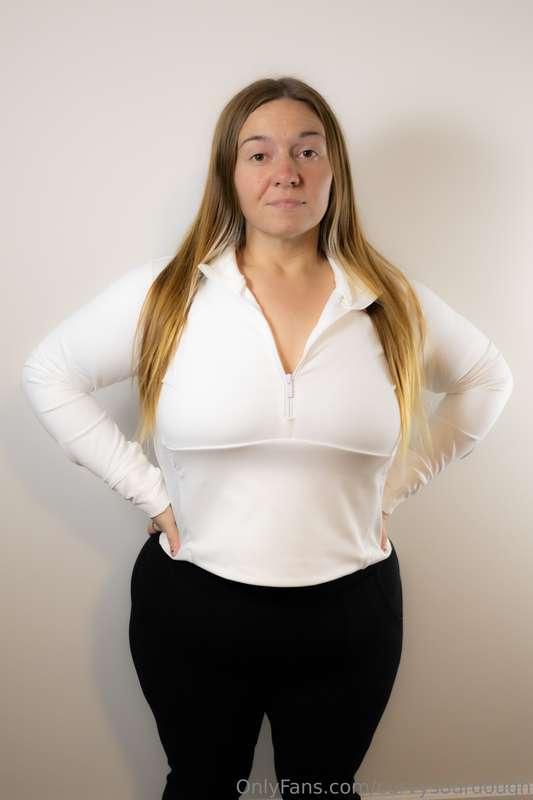 Rate my gym outfit.