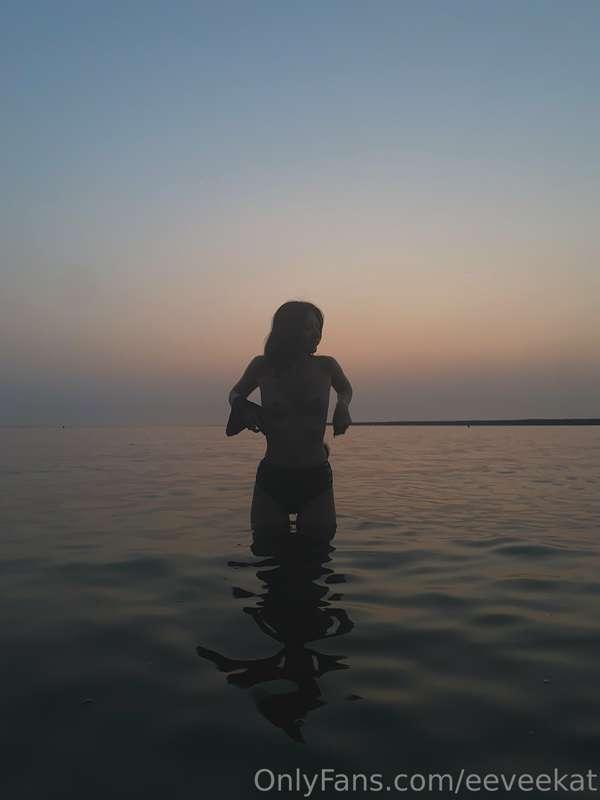 sunset skinny dip❤️