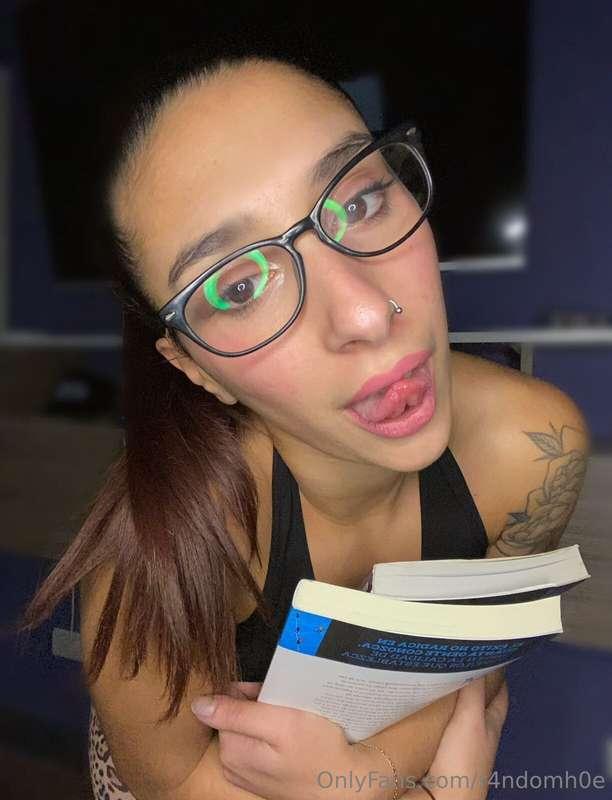 She is desperate for cum and to find new cocks 🔥😈💦 Have you ..
