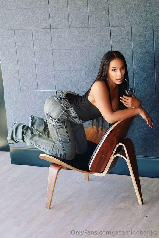 went to HS w @reallarissacastro and thought she was all talk..