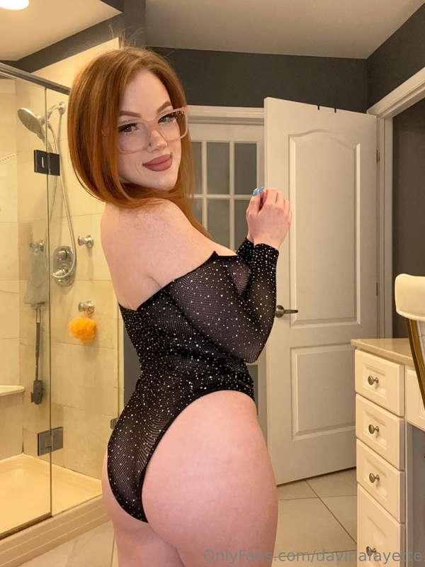 These curves are calling for your touch 😈🖤