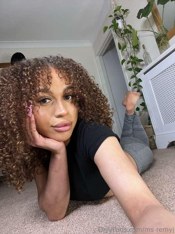 Who wants to get lost in my eyes?