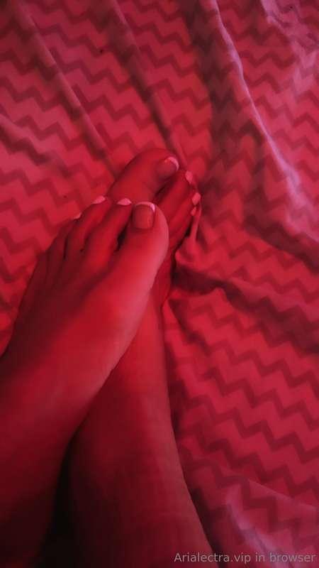 Serving noodles on my main onlyfans.com/arialectra .. cum su..