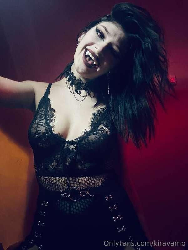 😈💦A vampire who wants to suck you dry, what do you think?😈💦