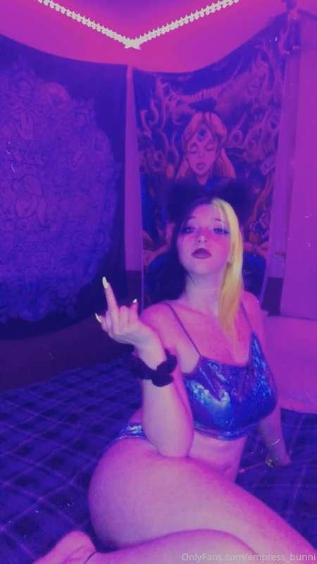 I take this off on my other page. No ppv 😌

https://onlyfans..