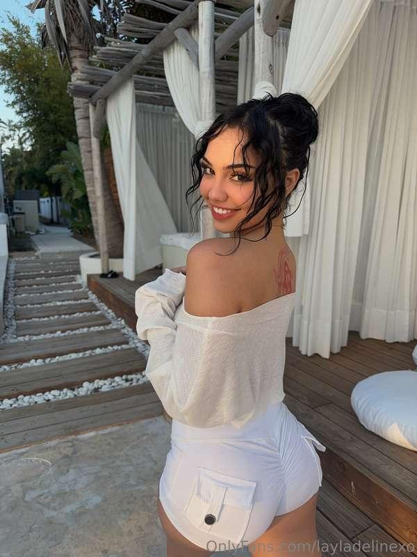 Pov: you're on vacation with your cute gf 🥰