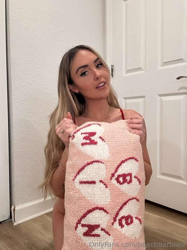 It's almost that time.. new vday set dropping tomorrow 🥰👀