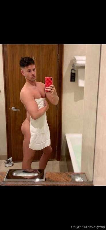 You are more elegant from behind than in front😈😈🍑🍑🍆🌽💋💕. Eres..