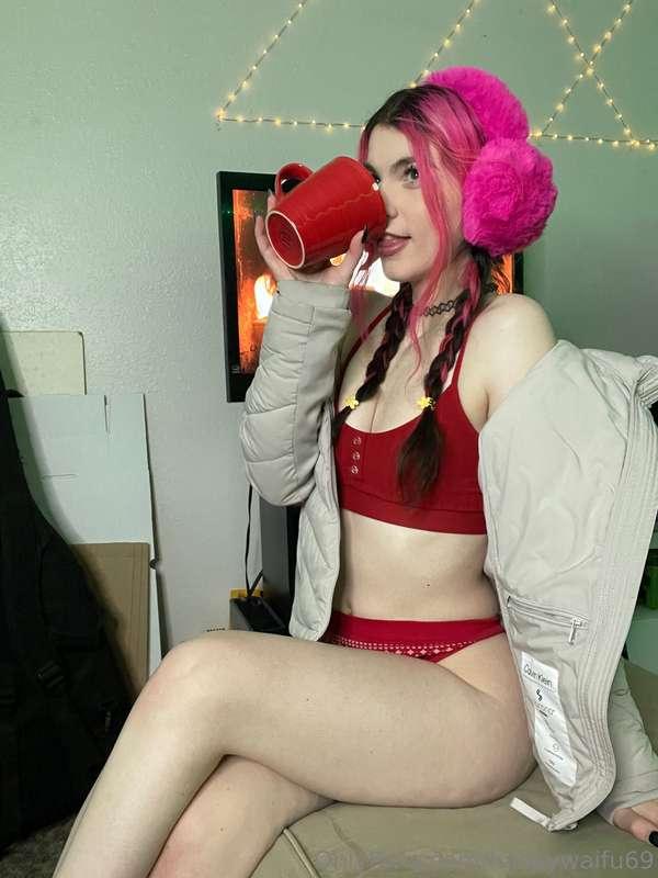just a few more days till Christmas, so I’m dropping daily p..