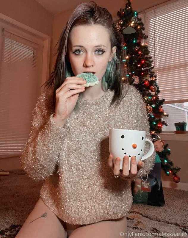 If you never saw @layneleo and I in our XXXMAS tape, you’re ..