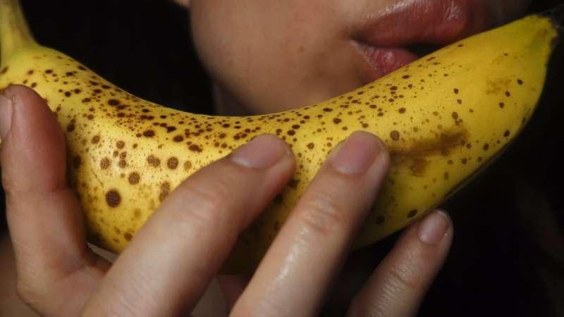 Tasting my banana till it feeds me