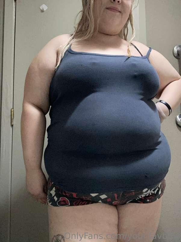 Let me be your fat piggy 🐷 

I’m sooo hungryyy🥵🫣