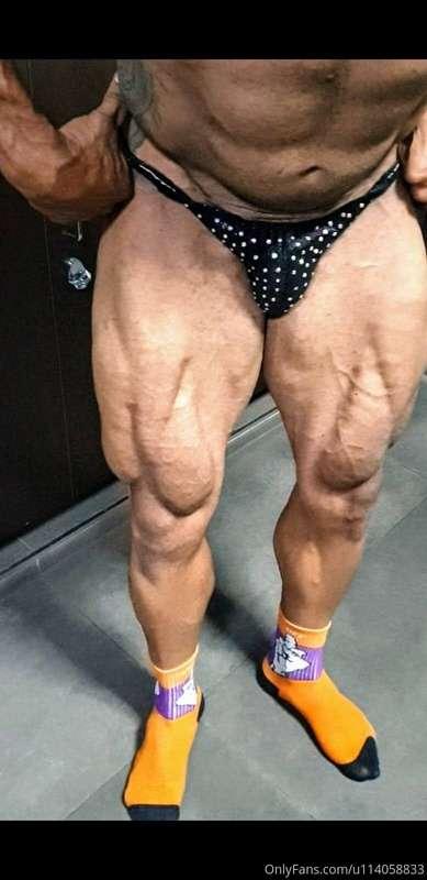 50 for my legs Tip 5$ if u want see this naked Pic