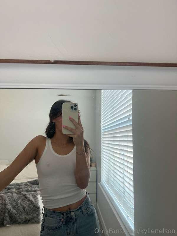 A little less conversation, a lot more action 🤐💋