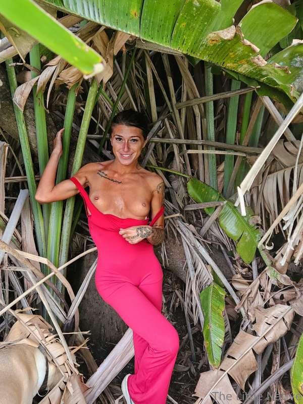 Naughty Island girl vibes 🏝💕🥥