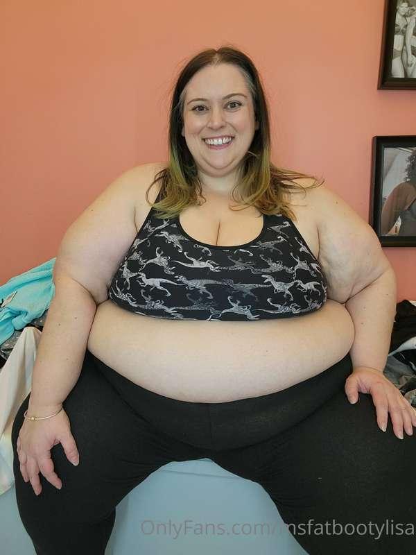 I had a cute little photo shoot in a fitting room today!