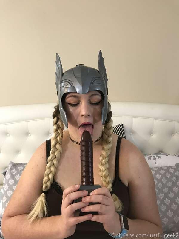 lustfulgeek2 image #0