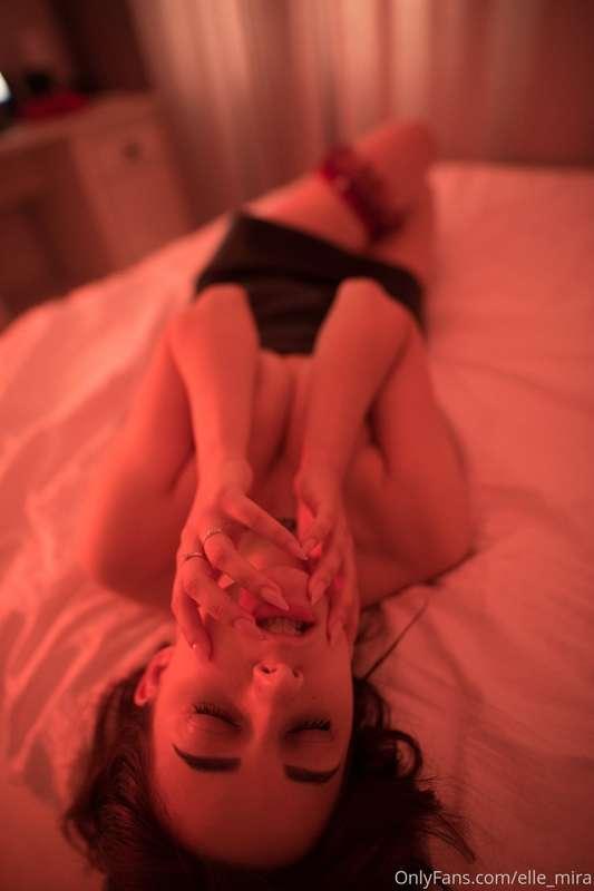I laying in your bed.. and I so passionate today!!!!! 😸😻😼😽🔥🔥..