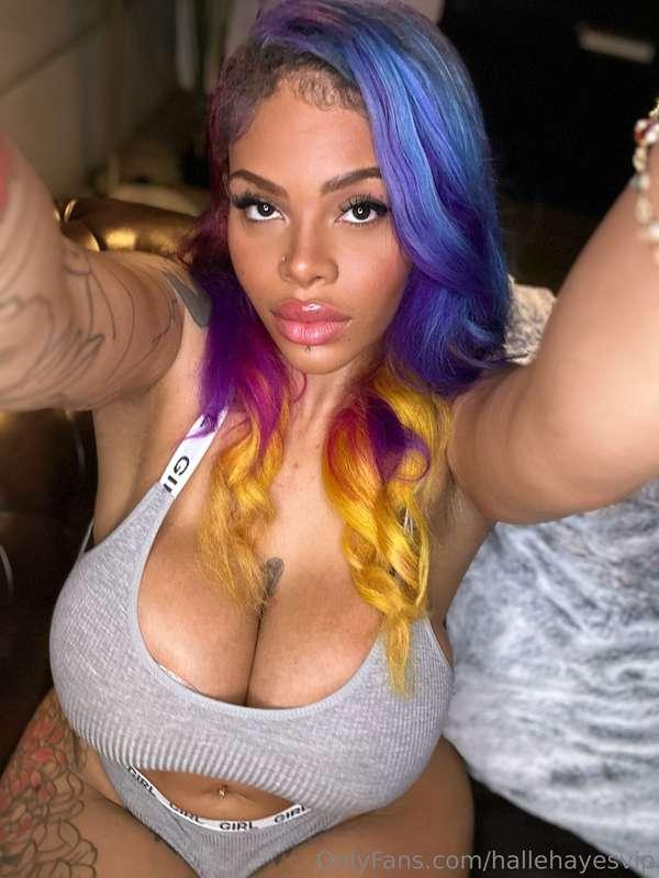 wanna put your 🍆 between them?