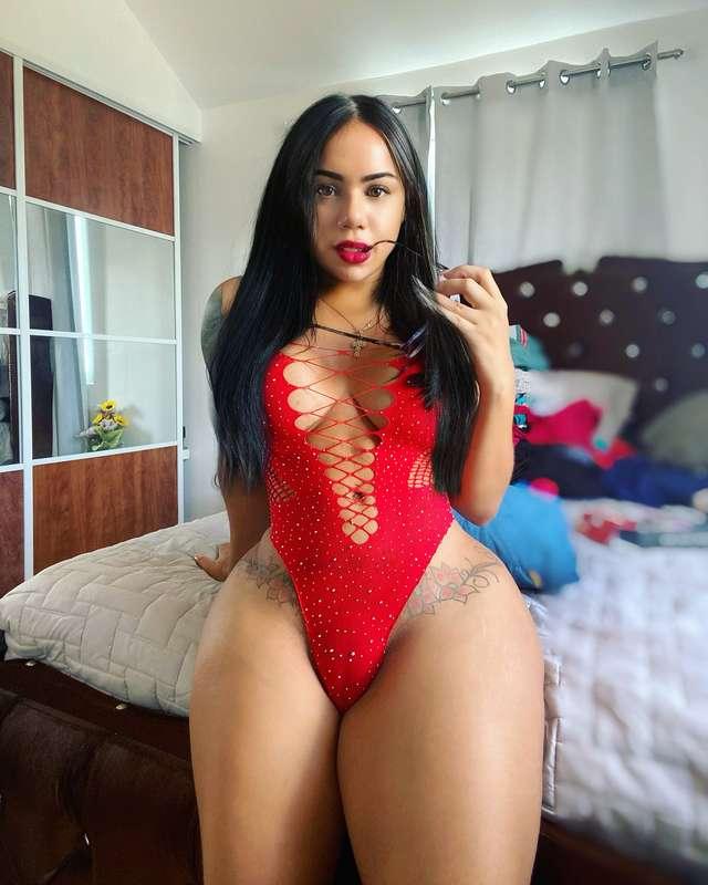 Right now I have a super offer because I'm very horny, write..