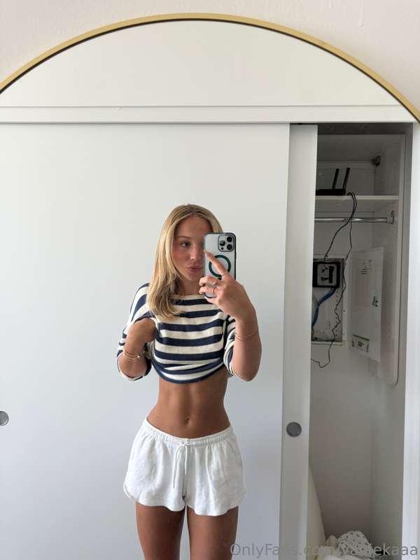 LIVEEE!! I am going live on here tonight at 6:30pm PST!!! It..