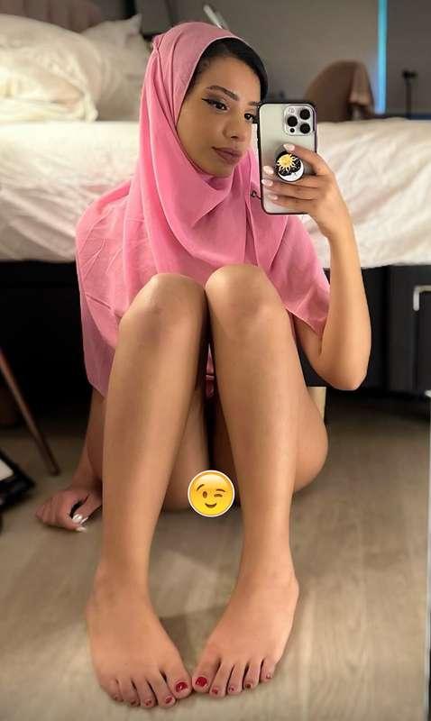 for every guy who enjoys this- i’ll fuck myself a little har..