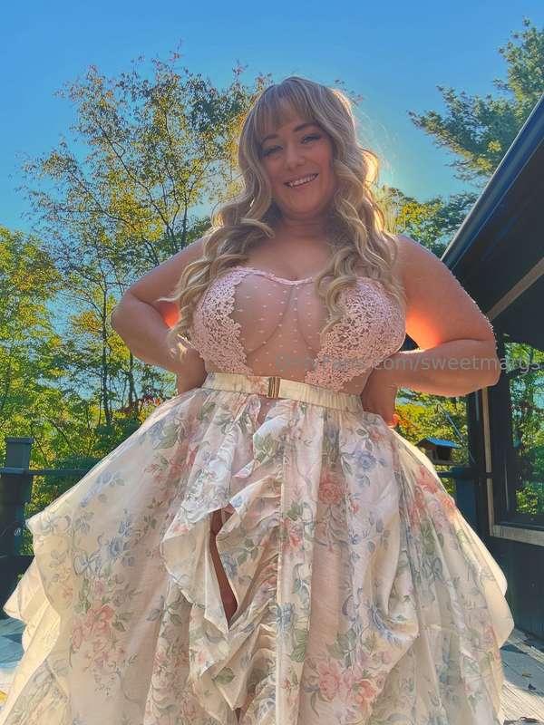 I thought I’d take some cute princess pics 💕