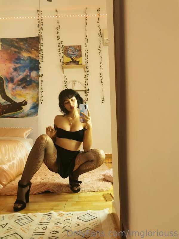 Do you love my sexy pose? I really need more of your suggest..
