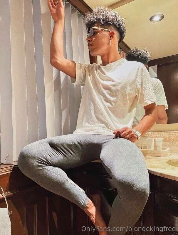 Look his 11.4 inches 🍆 🥵😈Should I collab with him⁉️ OMG‼️ 😱😏..