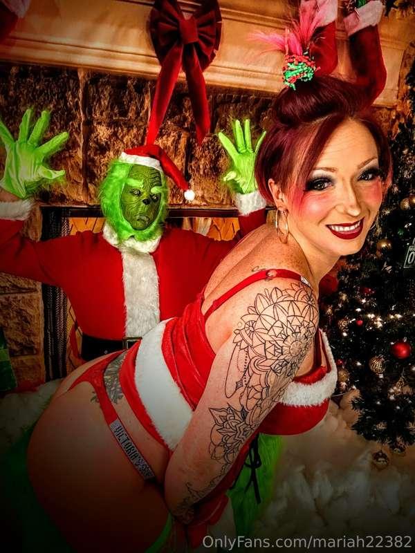 Merry Grinchmas!! I had to sneak down to Whoville and remind..
