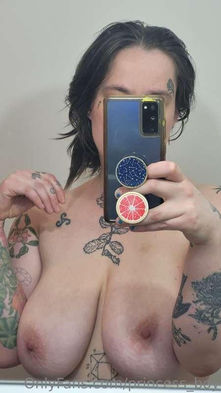 Its my birthday tomorrow, fuckers!! send me tips?? 🥺 Guess h..