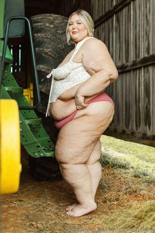 kenziekinziebbw image #3