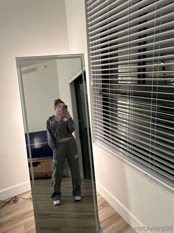 I feel so lonely here. Can you keep me company?🥺