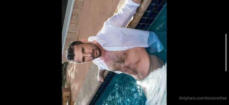 Guys @manuelferraratv has a FREE page...to celebrate here ar..