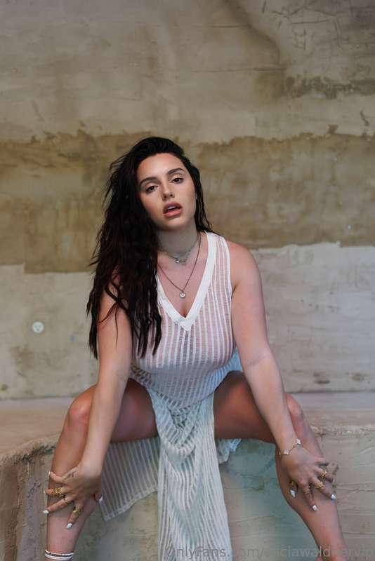 1 or 2 Baby? 🤍😘 