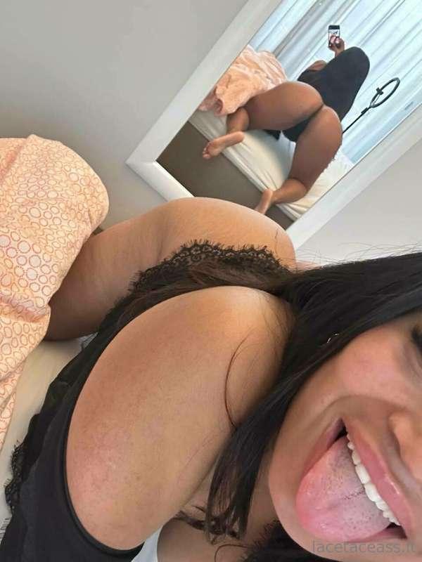 Che dici, ce la facciamo una fotina allo specchio? 😈