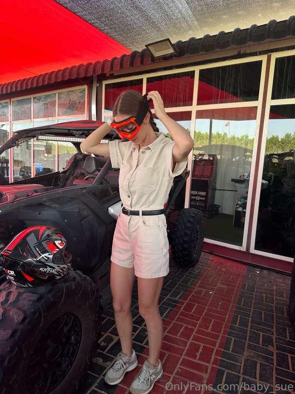 Adventure mode: ON! 🏁 Putting on my game face and diving str..