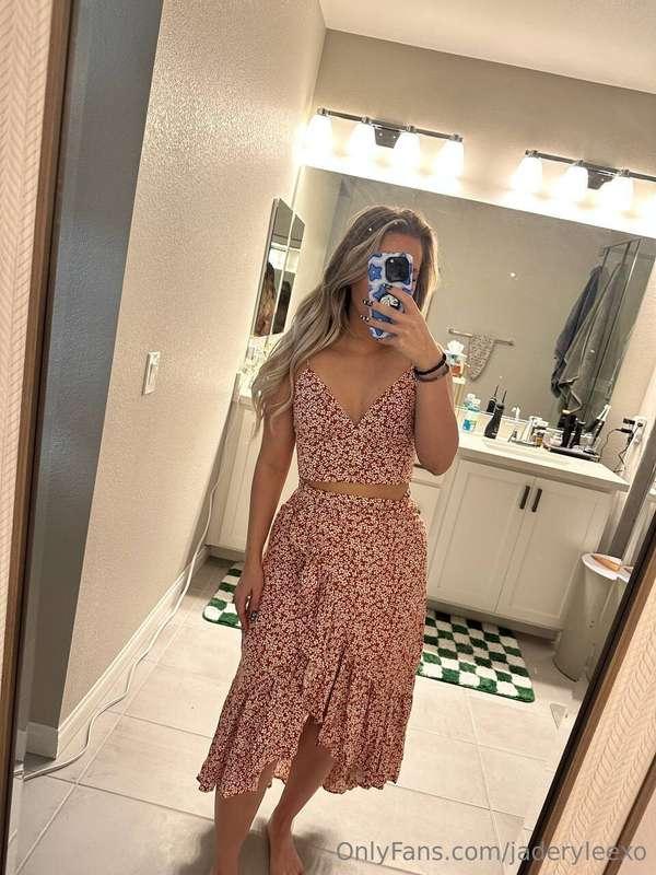 how you like my new outfit? 😜🧡🍊